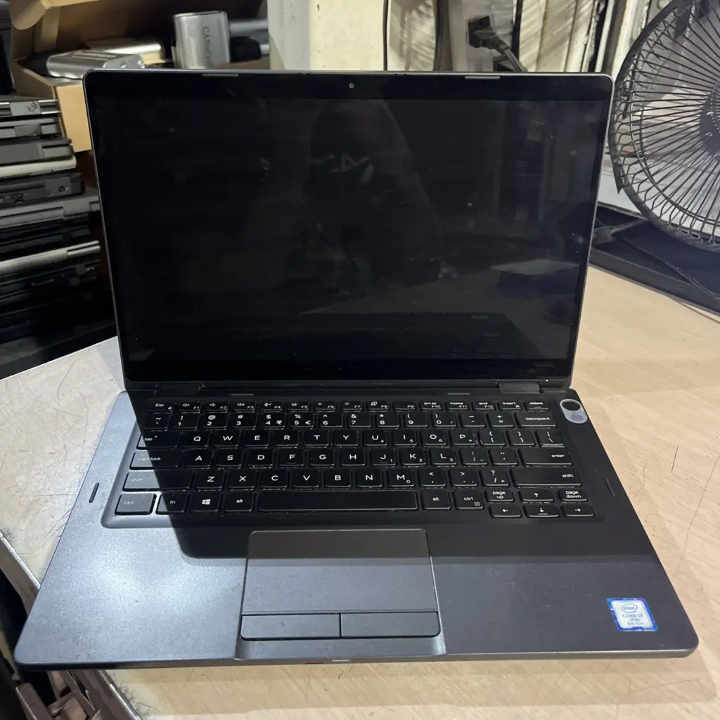 Dell Latitude 5300 2-in-1 - Intel Core i5-8265U / 8GB RAM / 512GB - Standard Stock