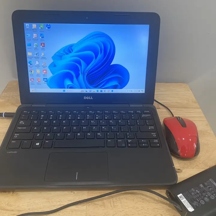 Dell Latitude 3180 - Intel Celeron N3350 / 4GB RAM / 64GB - Standard Stock
